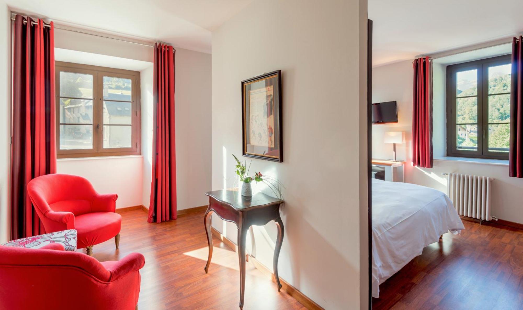 Logis Hotel La Breche De Roland แกดร์ ภายนอก รูปภาพ