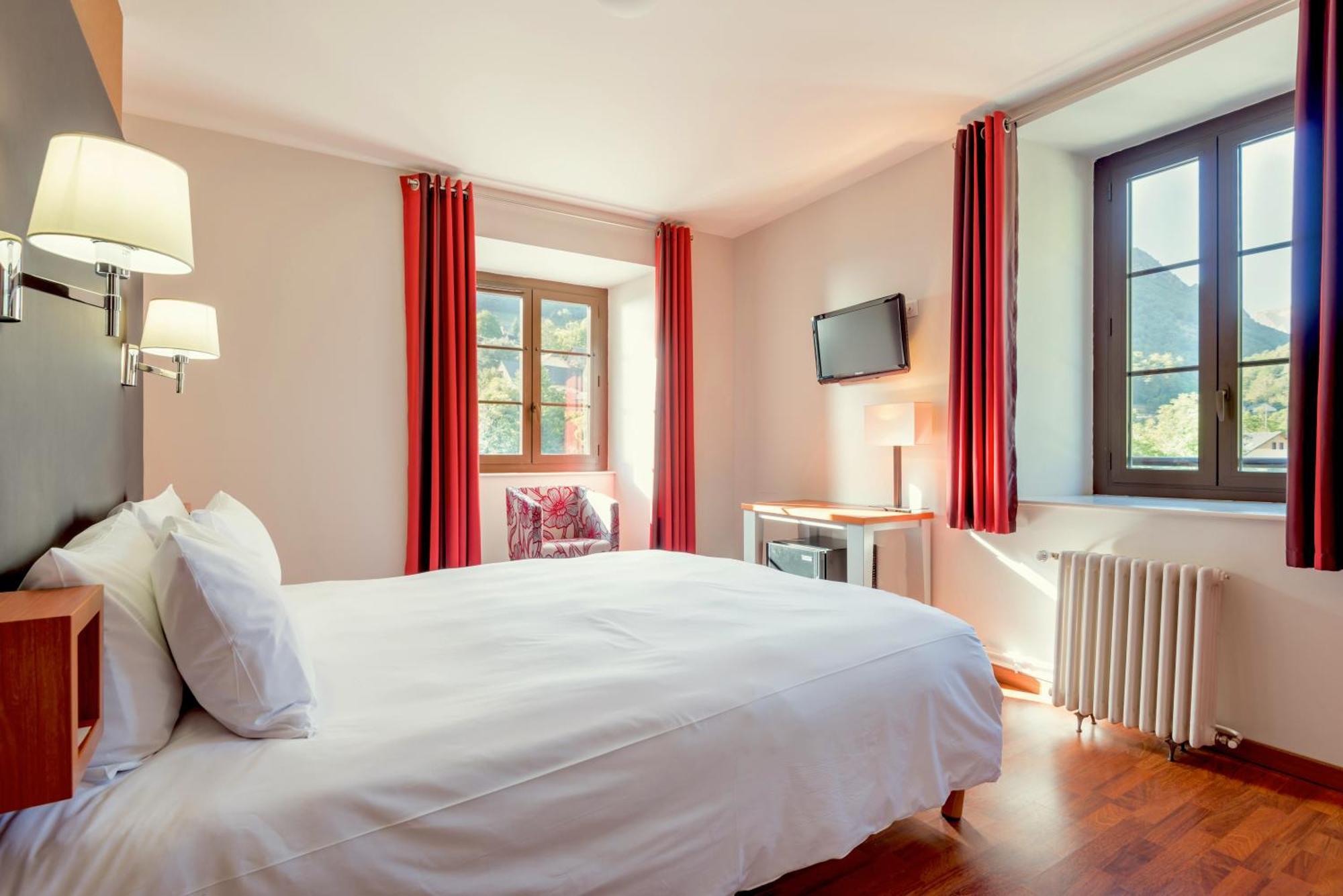 Logis Hotel La Breche De Roland แกดร์ ภายนอก รูปภาพ