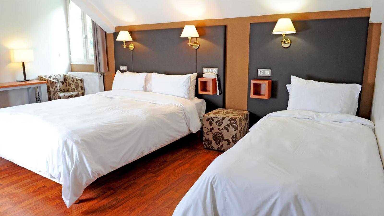 Logis Hotel La Breche De Roland แกดร์ ภายนอก รูปภาพ