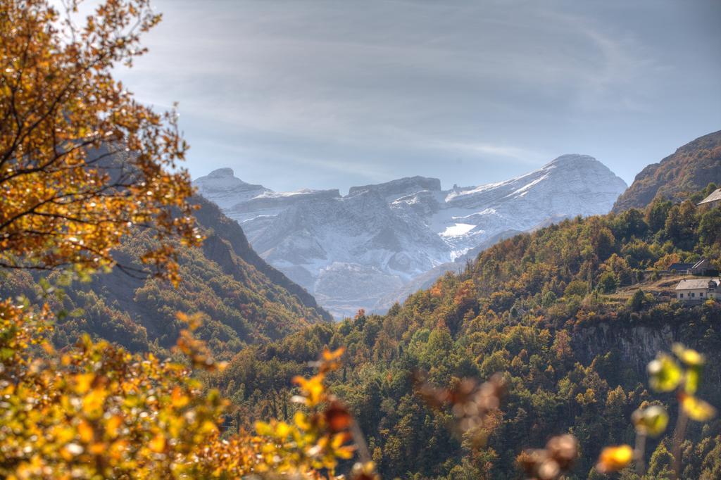 Logis Hotel La Breche De Roland แกดร์ ภายนอก รูปภาพ