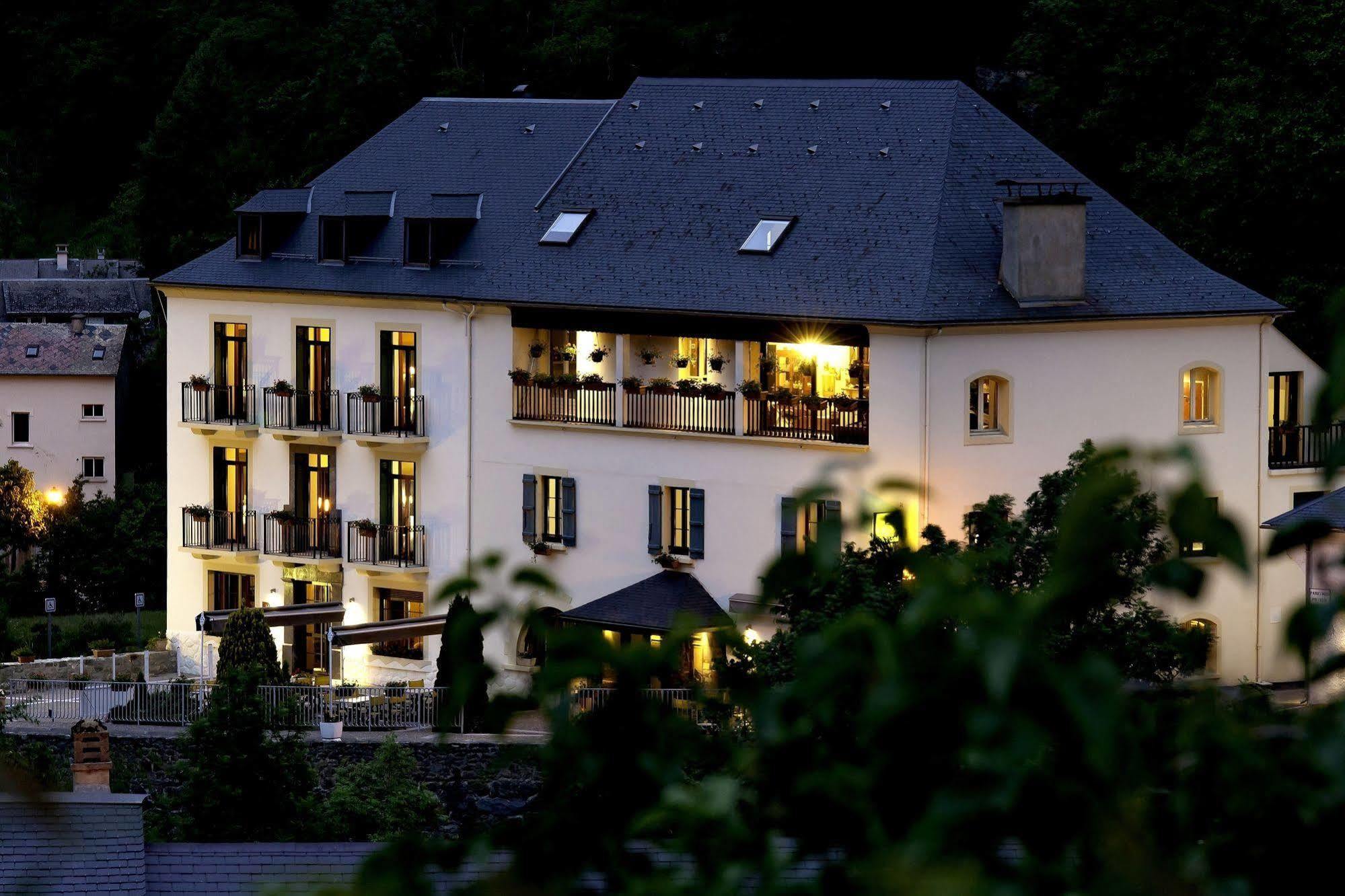 Logis Hotel La Breche De Roland แกดร์ ภายนอก รูปภาพ